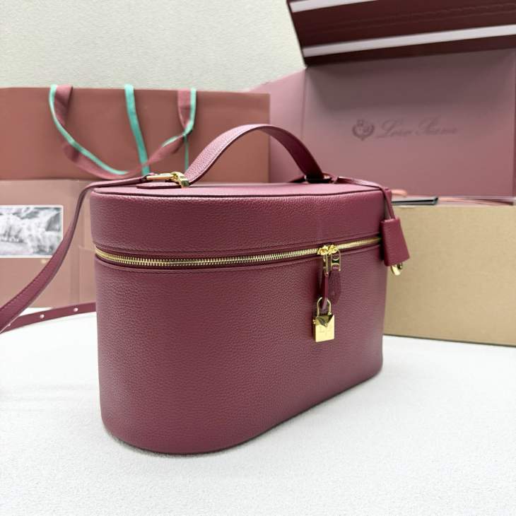 Picture of Loro Piana Handbags _SKUfw238326856fw
